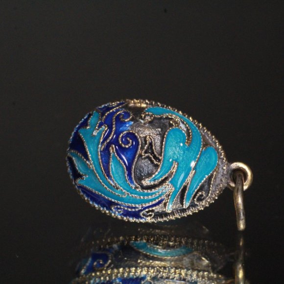 ATQ ART NOUVEAU KOKOSHNIK STERLING SILVER BLUE HUES CLOISONNE RUSSIAN EGG CHARM - Picture 2 of 7